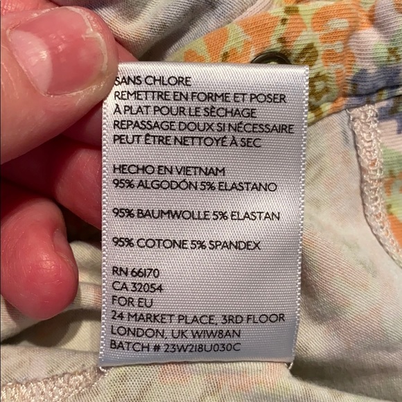 Urban Outfitters Kimchi Blue Floral Print Tee - Picture 15 of 15